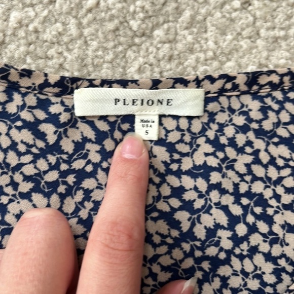 Pleione Short Sleeve Blouse - Picture 3 of 4